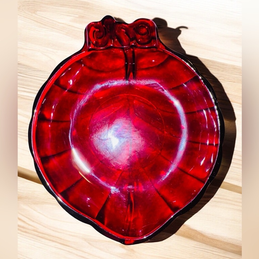 Vintage Royal Ruby Red Glass Cigar Cigarette Ashtray~ Leaf Shaped Anchor Hocking